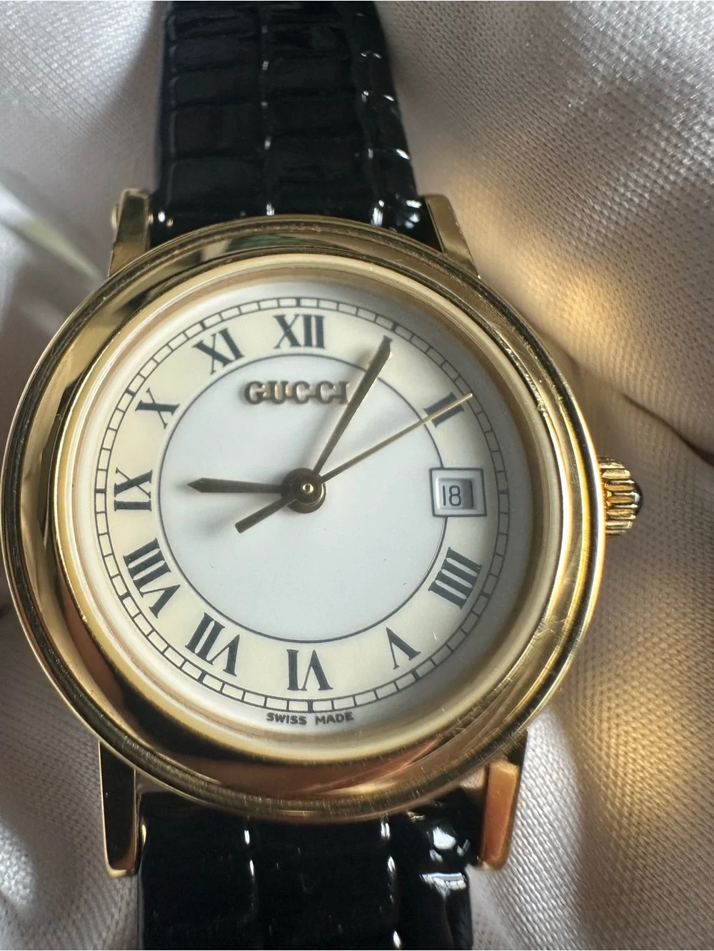 Vintage Gucci 2720L Gold Plated Swiss Watch Full Set Box Papers 1995